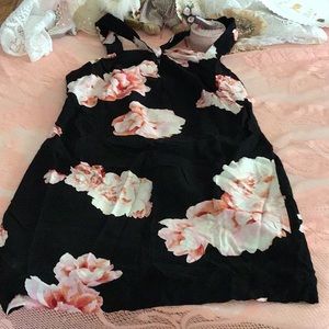 Jumper outfit! Black with large roses M